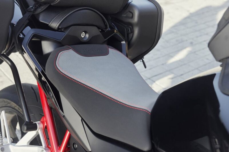 Genuine Honda CB750 Hornet - Sports Seat