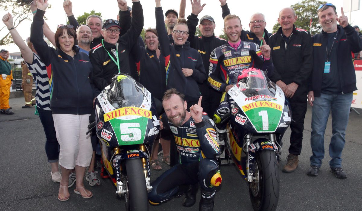 PACEMAKER, BELFAST, 24/8/2019:  Bruce Anstey (Milenco Padgett's Honda) celebrates winning the Lightweight Classic TT on the Isle of Man today with his team.
PICTURE BY STEPHEN DAVISON